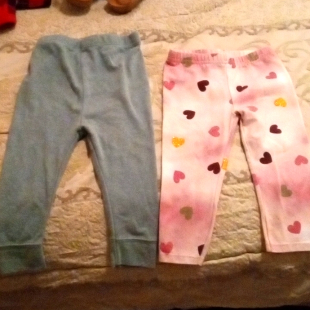2 pair of leggings